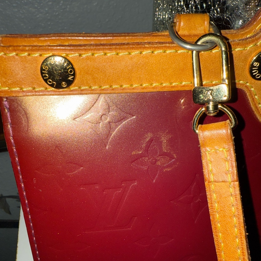 💯AUTHENTIC LOUIS VUITTON ROXBURY AMARANTE VERNIS DRIVE 2WAY SHOULDER BAG/CLUTCH - Picture 12 of 16